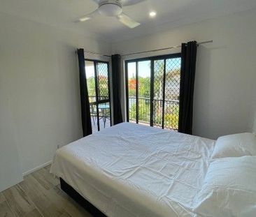 Centrally located, Freshly renovated Apartment! - Photo 1