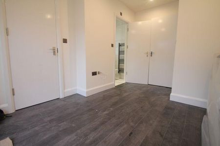 6 bedroom terraced house to rent - Photo 2