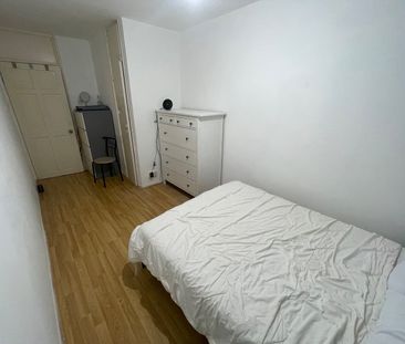 Room in a Shared House, Halyard House, E14 - Photo 4