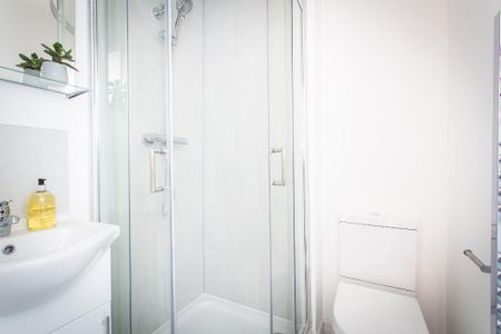 5 bedroom house of multiple occupation to rent - Photo 5