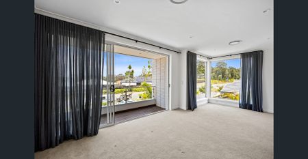 FORESHORE-COOMERA- STUNNING DOUBLE STOREY HOME IN QUIET PRECINCT - Photo 5