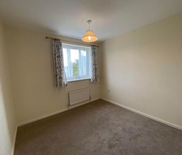 3 bedroom link detached house to rent - Photo 3