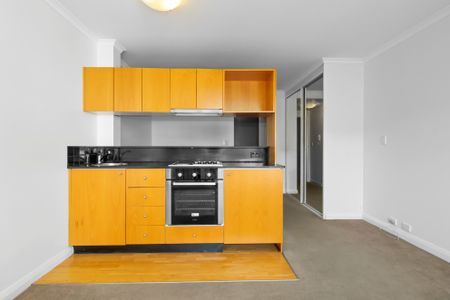 302/508 Riley Street, Surry Hills NSW 2010 - Studio For Rent | Domain - Photo 3