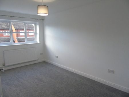 Wellington Crescent, Sculthorpe - Photo 5