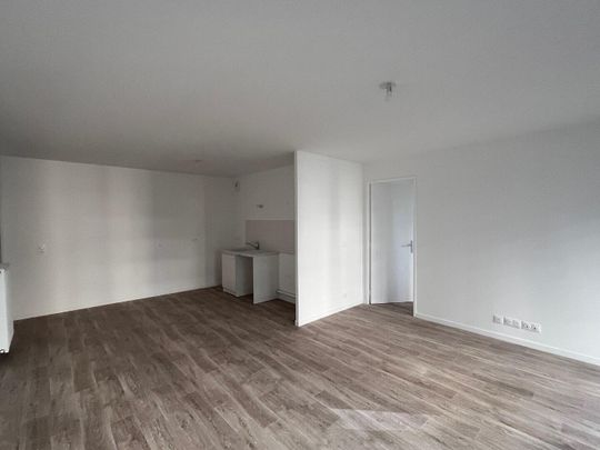 location Appartement T4 DE 78.2m² À BOBIGNY - Photo 1