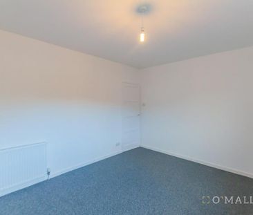 3 bedroom flat to rent - Photo 4