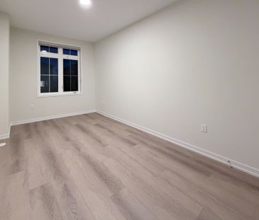 For Lease - 10 Helmkay Avenue, Richmond Hill, Ontario - Photo 5