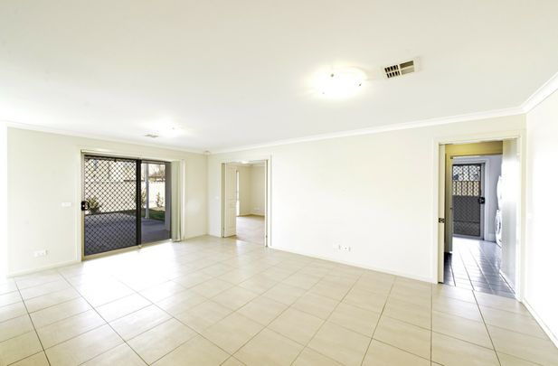 5 Bedroom Family Home in Mckellar - Photo 1
