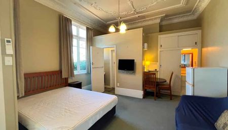 Fully self contained & furnished unit - Photo 5