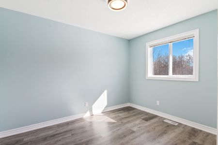 For Lease - 33 BIRCHWOOD Court, Meaford, Ontario - Photo 2