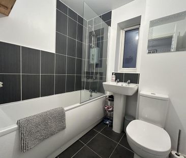 2 bedroom semi-detached house to rent - Photo 5