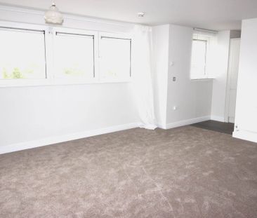 £1,700 pcm - Available 15/08/2026 - Unfurnished - Photo 2