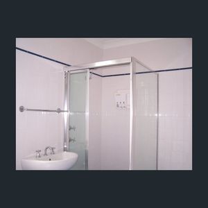 Four Bedrooms in Quite street - Photo 2