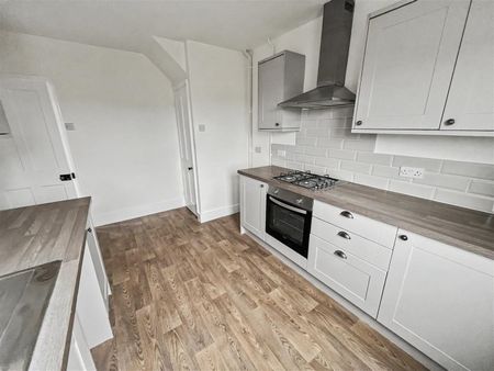 Egmont Avenue, Stony Stratford, Milton Keynes, MK11 - Photo 4