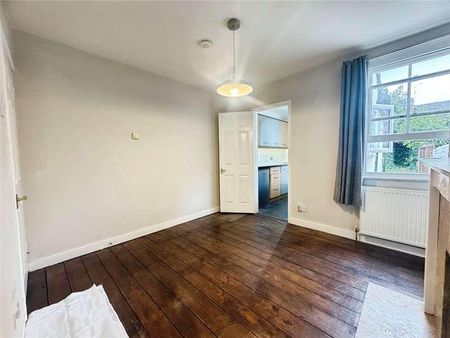 Auckland Road, Reading, Berkshire, RG6 - Photo 3