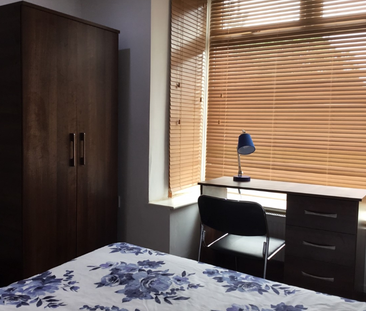 6 bedroom house to rent - Photo 2