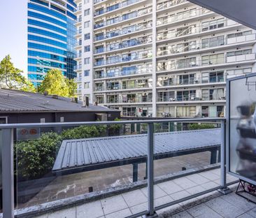 Modern City Pad with Everything You Need - Photo 2