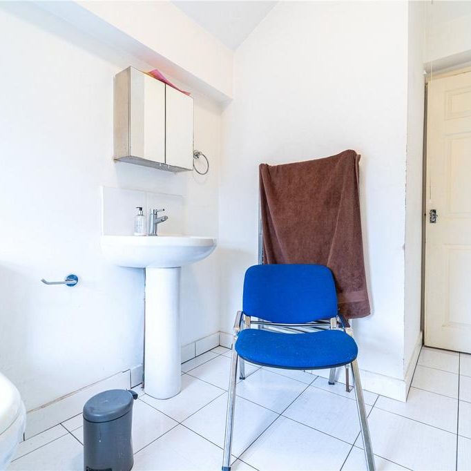 6 bedroom house to rent - Photo 1