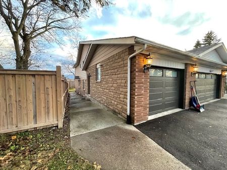 For Lease - 22 Grant Court Unit# #B, East Gwillimbury, Ontario - Photo 5
