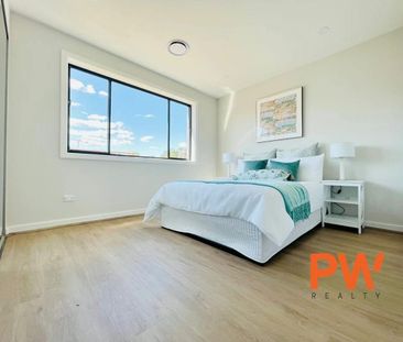 Designed 4 Bedroom Townhouse ! ! ! - Photo 3