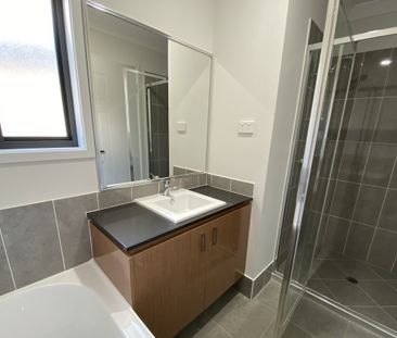 Beautiful home in supreme location - Photo 1