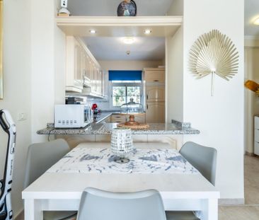 Apartamento con terraza y vistas en Los Cristianos – 0067-04600 - Photo 3