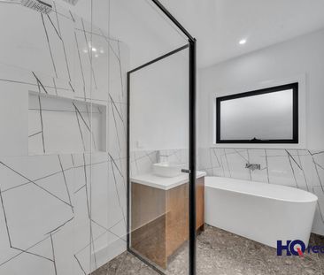 Modern Living in Tarneit - 2 Bed, 2 Bath House with Ensuite - Photo 3