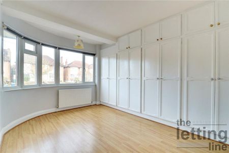 4 bedroom semi-detached house to rent - Photo 4