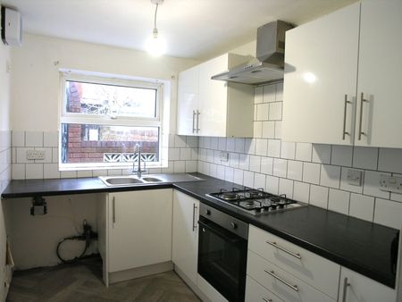 Chapel Street, Brierley Hill - Photo 2