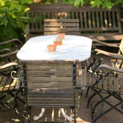 Center-Popolo: Spectacular Villino located in the center of Rome, in an exclusive private, secure park setting. Spacious living room, 4 bedrooms, 4 Baths, large panoramic terrace and gardens, parking. Ref #1910 - Photo 3