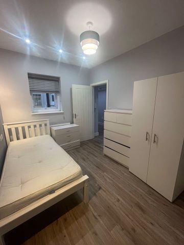 2 Bed Flat, Strode Road, N17 - Photo 3