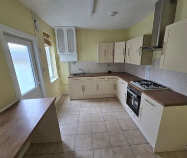 3 Bed Terraced House, Shaw St, CH41 - Photo 4