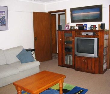 76 Parklands Road, Mount Colah NSW 2079 - House For Rent | Domain - Photo 3