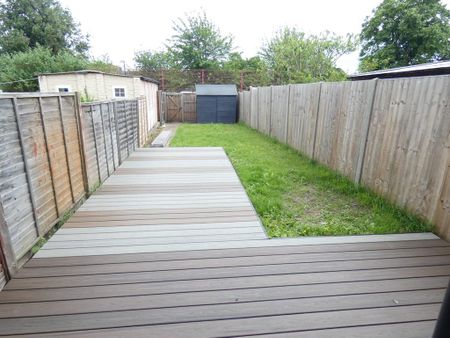 2 bedroom terraced house to rent - Photo 2