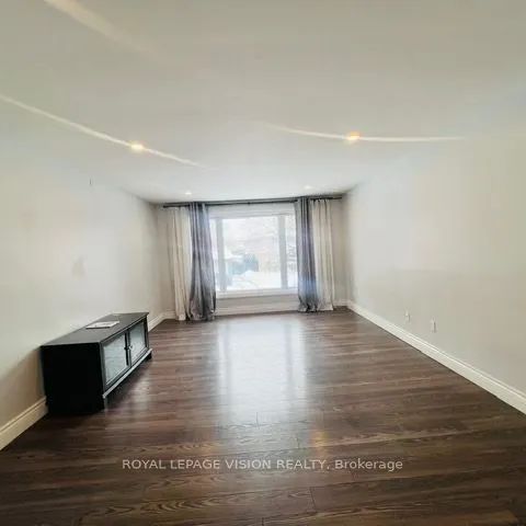 461 Paddington Crescent #Upper - Photo 1