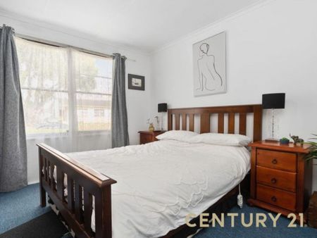 Charming 3 Bedroom Home! - Photo 4