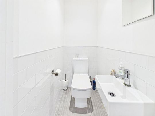 2 bedroom terraced house to rent - Photo 1