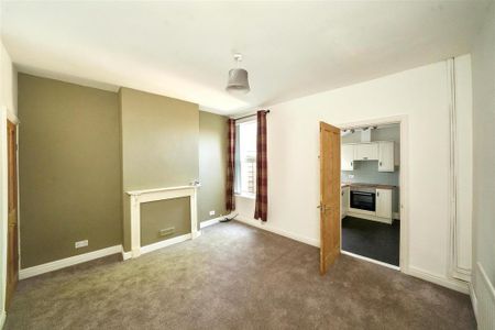2 bedroom terraced house to rent - Photo 4
