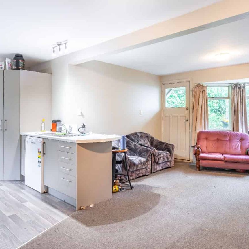 Tidy Bungalow for 2027 - Photo 1