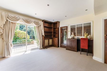 5 bedroom detached house to rent - Photo 3