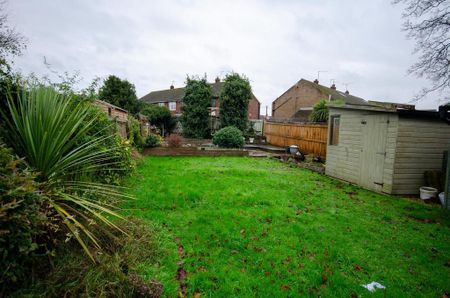 3 bedroom semi-detached house to rent - Photo 3