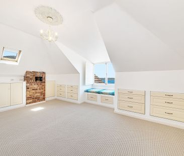 Elevated Balmoral Slopes Residence with Self-Contained Flat and Swe... - Photo 2