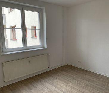 Schöner Wohnen: Günstige, individuelle 2-Zimmer-Wohnung! - Photo 2