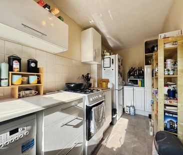 Ravenscroft, Hook, RG27 - Photo 5