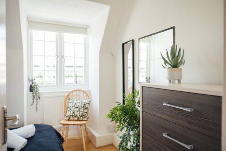 2 Bed Flat, Chalton Street, NW1 - Photo 3