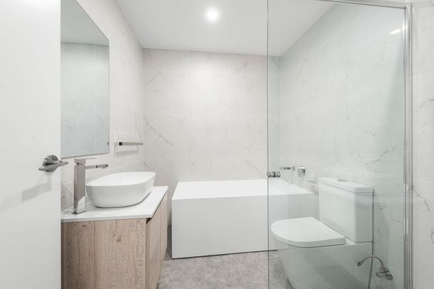 Luxurious 2 Bedroom Apartment - Photo 1