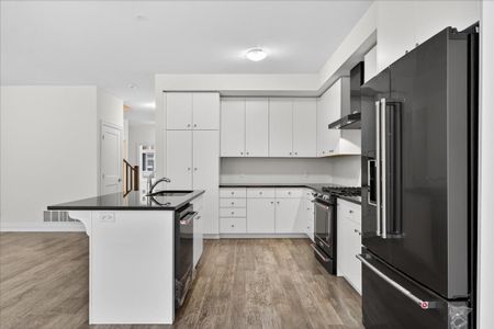 For Lease - 43 Kenesky Drive, Hamilton, Ontario - Photo 5