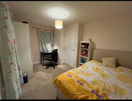 5 bedroom detached house to rent - Photo 4