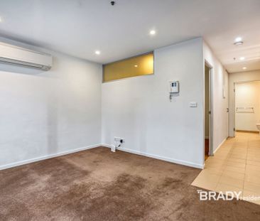 1002/5 Sutherland Street, Melbourne - Photo 1