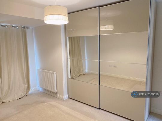 4 bedroom terraced house to rent - Photo 1